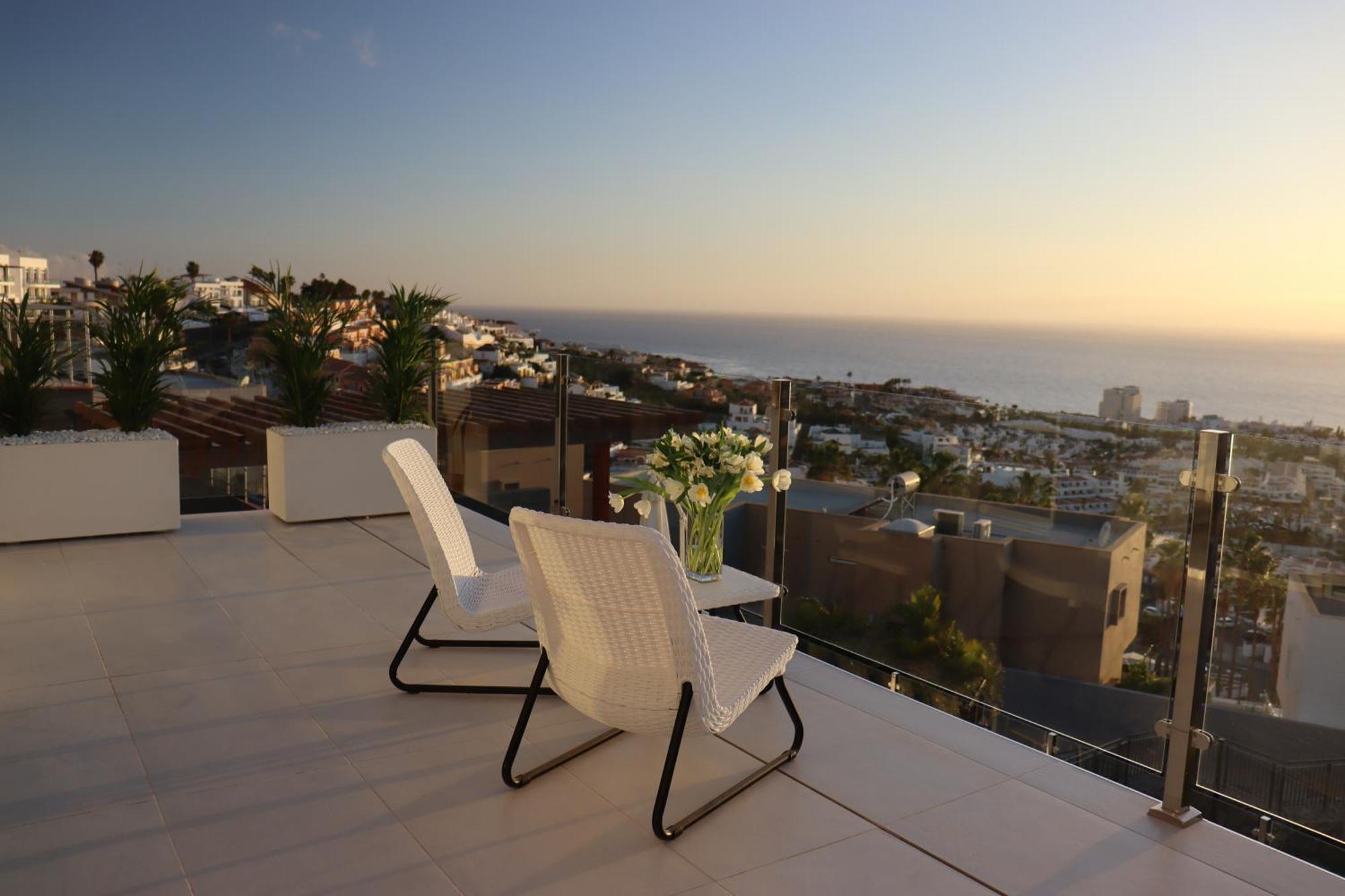 Azure Sky Villa - Panoramic Ocean View, Luxury, San Eugenio 阿德耶 外观 照片
